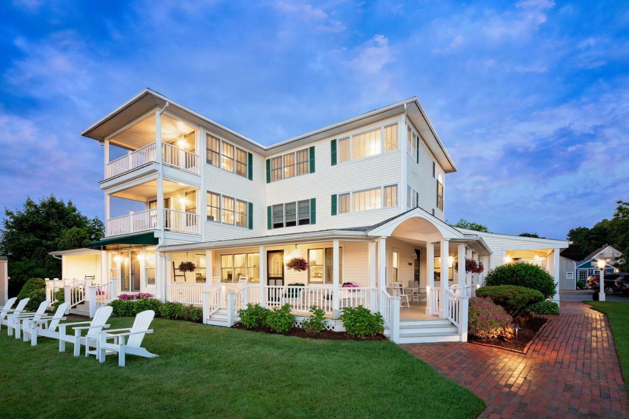 Inn At Harbor Hill Marina Niantic Extérieur photo
